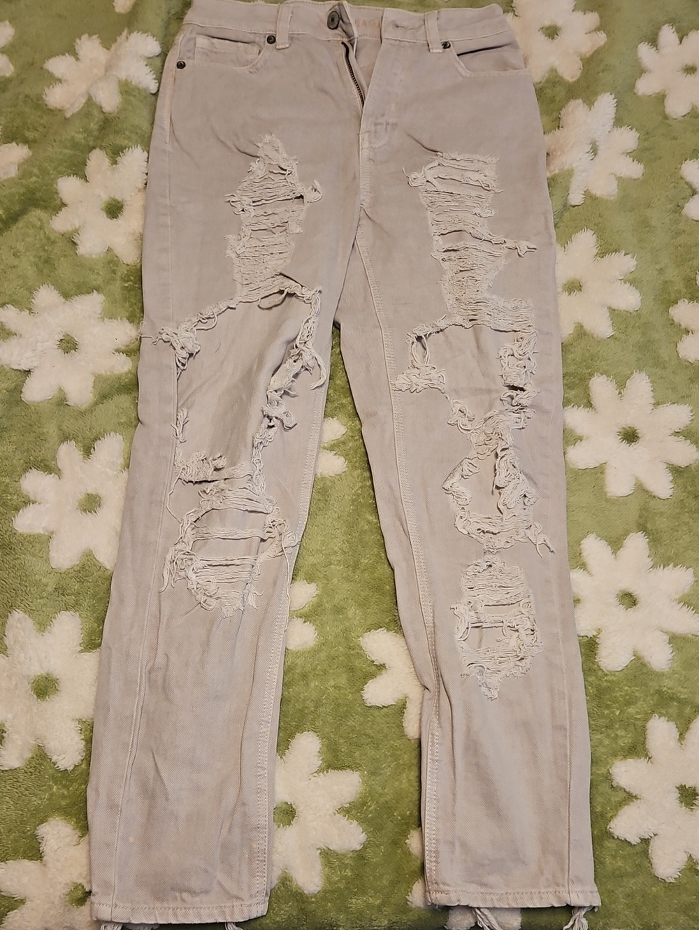 American Eagle Distressed Jeans - Size 2